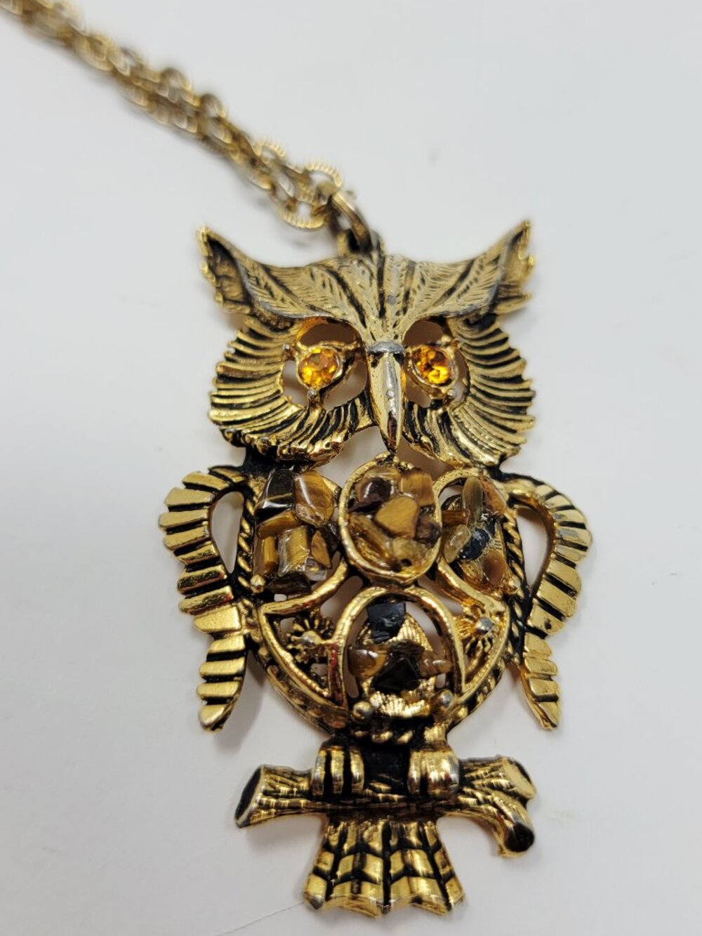 #14 Vintage Owl Pendant Necklace Tiger Eye Chips Gold Tone